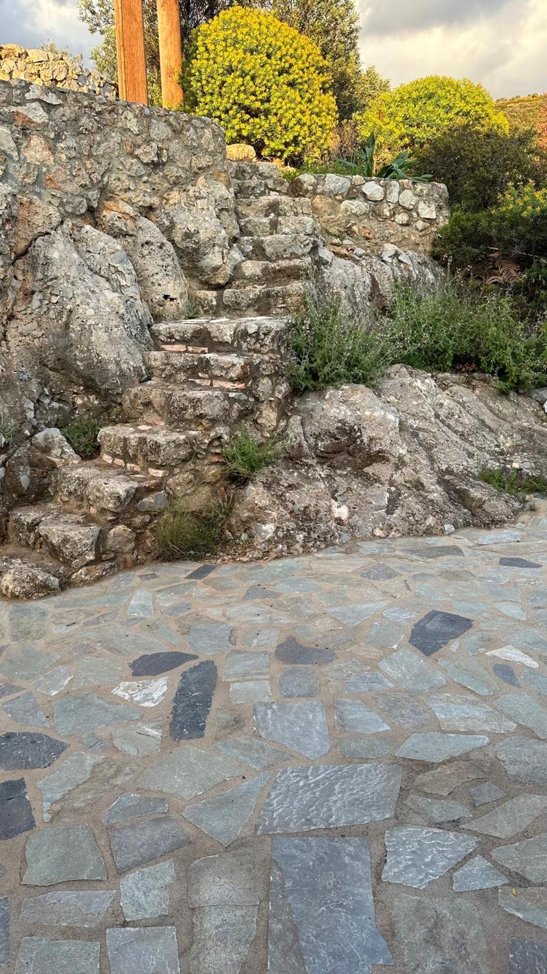 Papanestoras Apartments Kardamyli Exterior photo